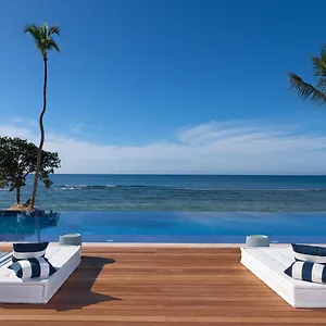 Rezort &, La Romana